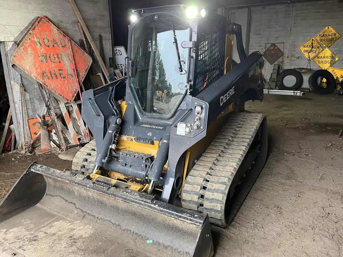 Gallery image 2 for Used 2024 John Deere 331G Track Loader