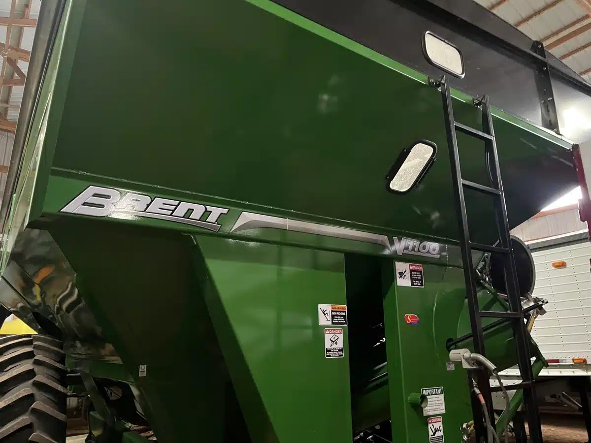 Gallery image 2 for 2017 Brent V1100 Grain Cart