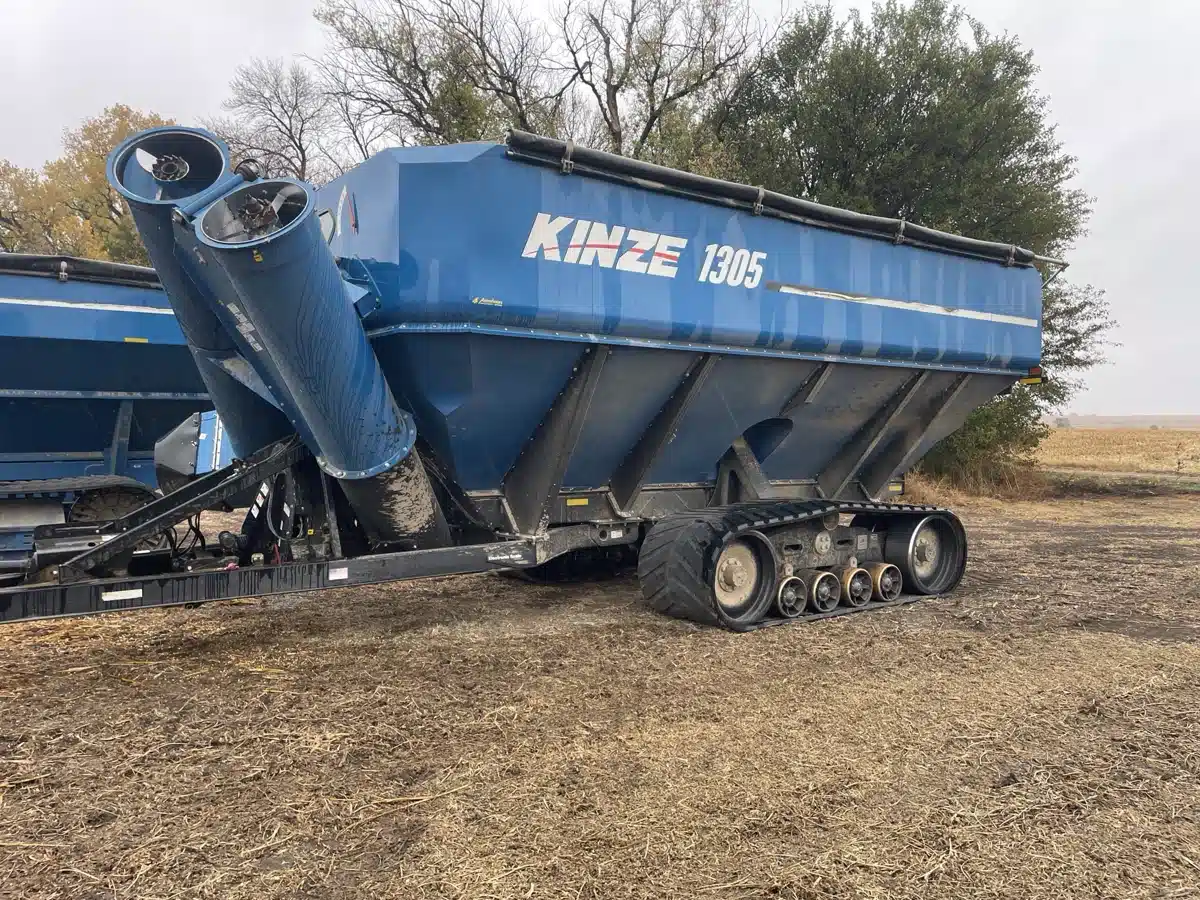 Gallery image 2 for 2019 Kinze 1305 Grain Cart