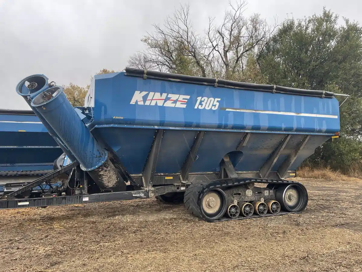 Gallery image 1 for 2019 Kinze 1305 Grain Cart