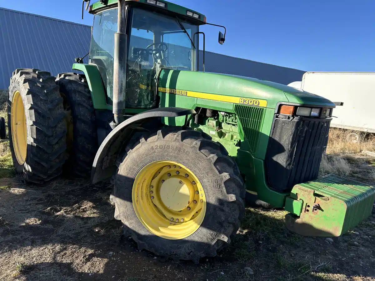 Gallery image 1 for 1998 John Deere 8300 Tractor
