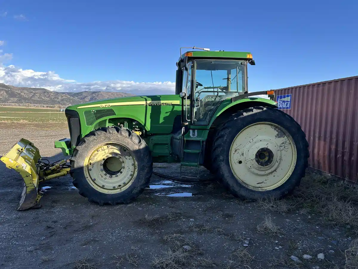 Gallery image 2 for 2004 John Deere 8420 Tractor