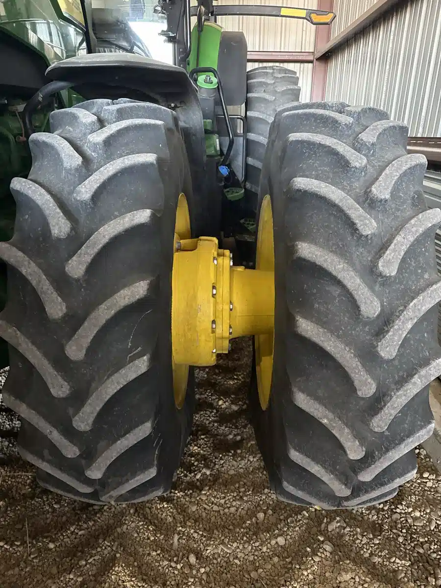 Gallery image 2 for 2021 John Deere 8R 340 Tractor