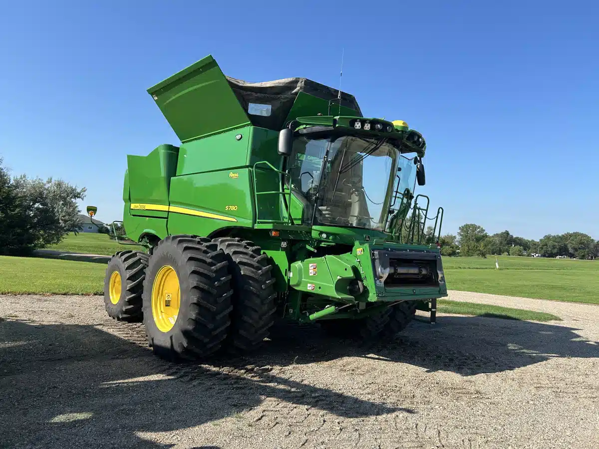 Gallery image 2 for 2024 John Deere S780 Combine
