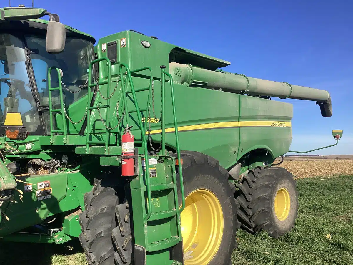Gallery image 2 for 2023 John Deere S780 Combine