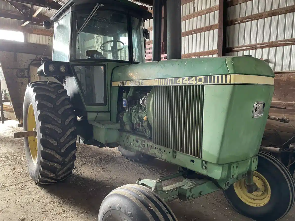 Gallery image 1 for 1981 John Deere 4440 Tractor