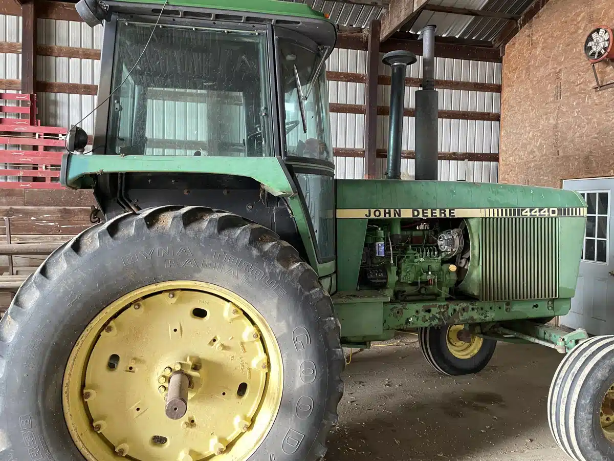 Gallery image 2 for 1981 John Deere 4440 Tractor
