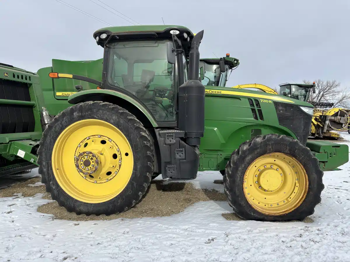 Gallery image 2 for 2015 John Deere 7210R Tractor