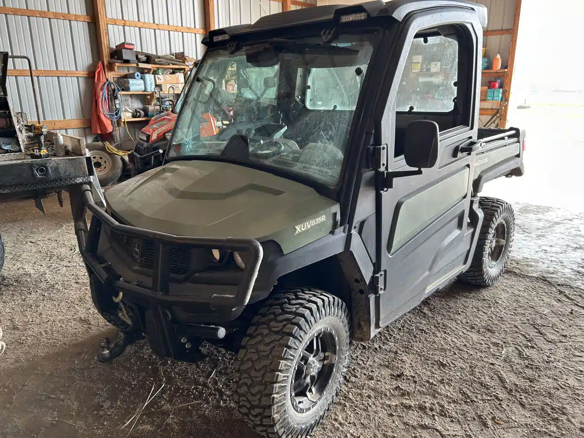 Gallery image 1 for 2023 John Deere XUV 835R Utility Vehicle