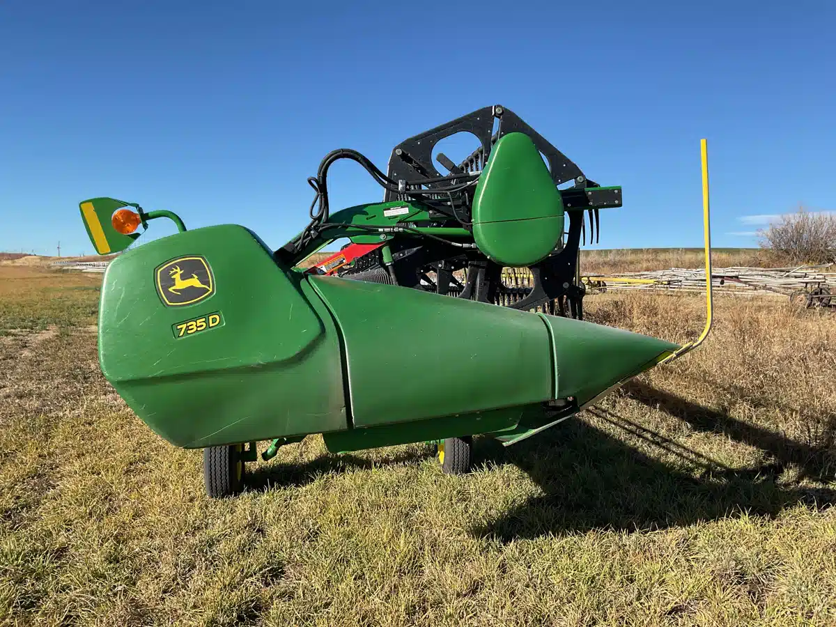 Gallery image 1 for 2023 John Deere 735FD Header - Draper