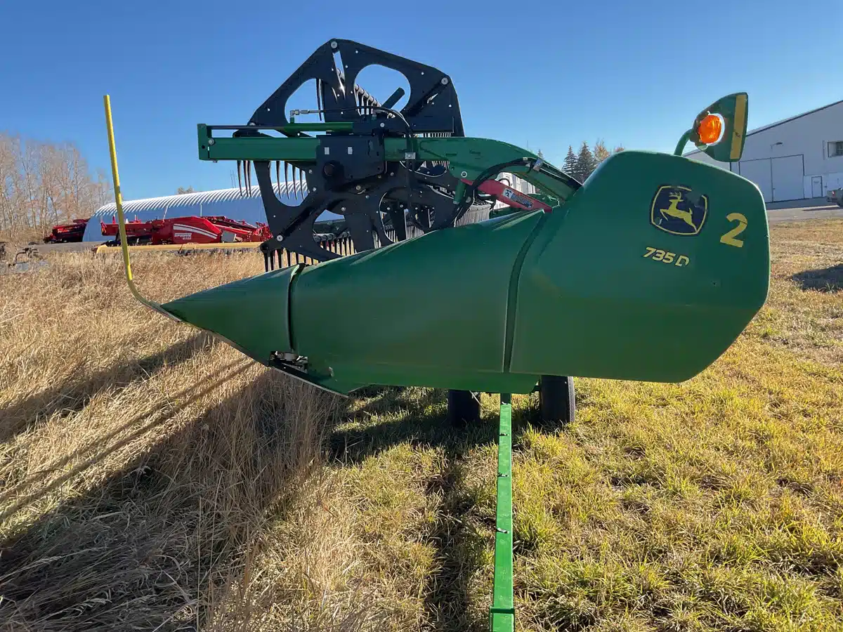 Gallery image 2 for 2023 John Deere 735FD Header - Draper
