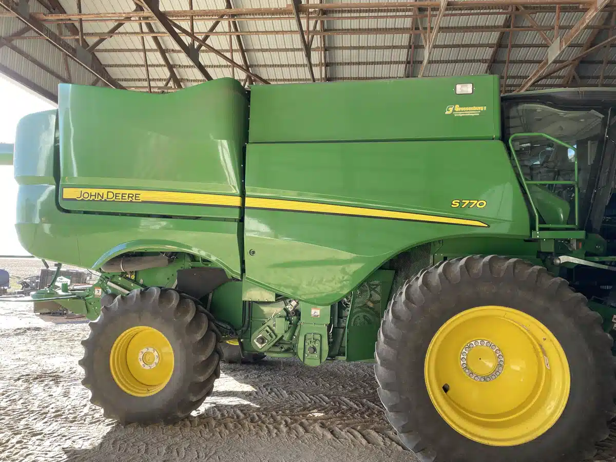 Gallery image 2 for 2020 John Deere S770 Combine