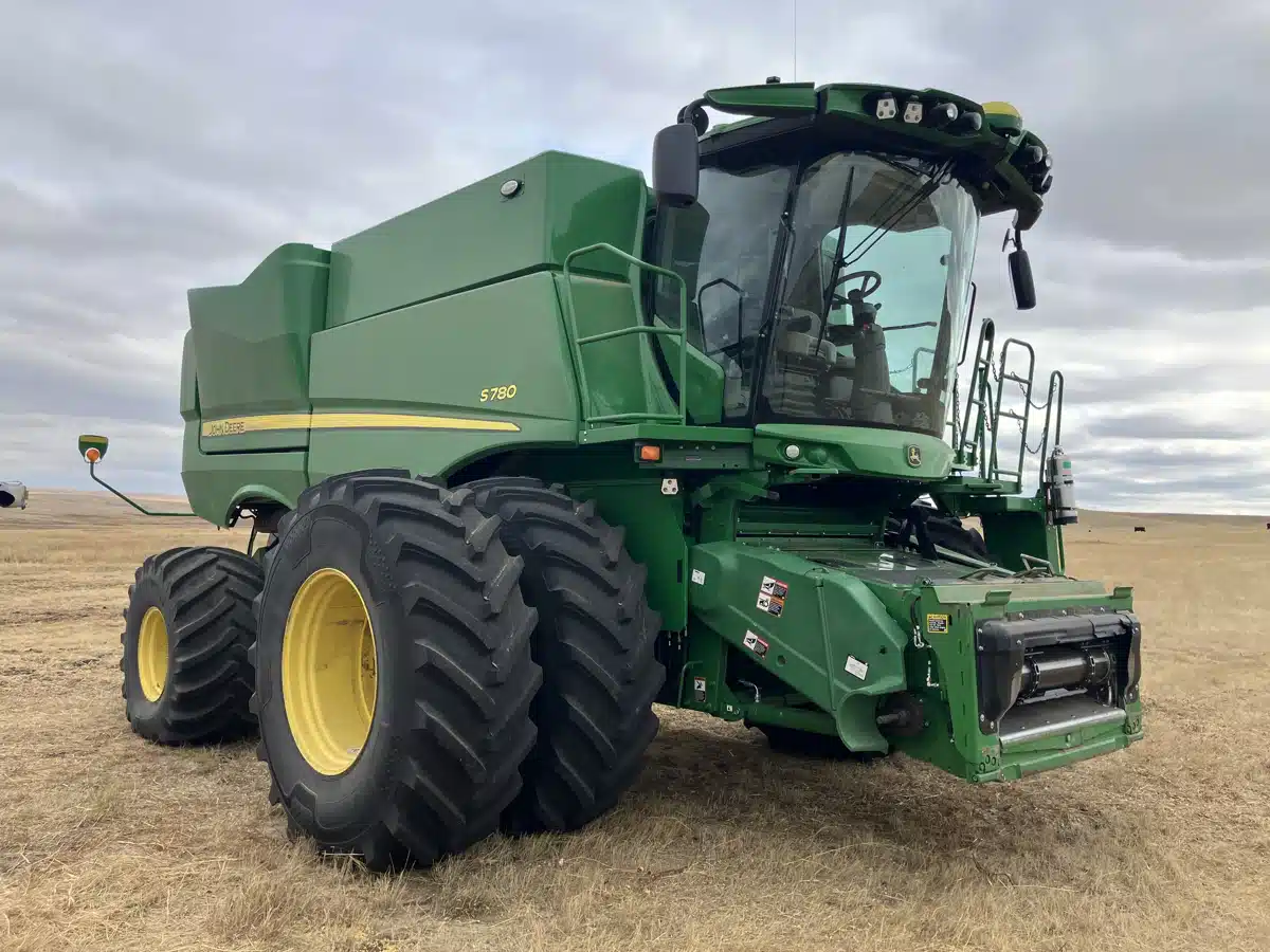 Gallery image 2 for 2023 John Deere S780 Combine