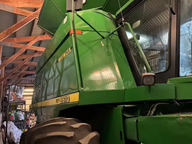 Gallery image 2 for 1998 John Deere 9610 Combine