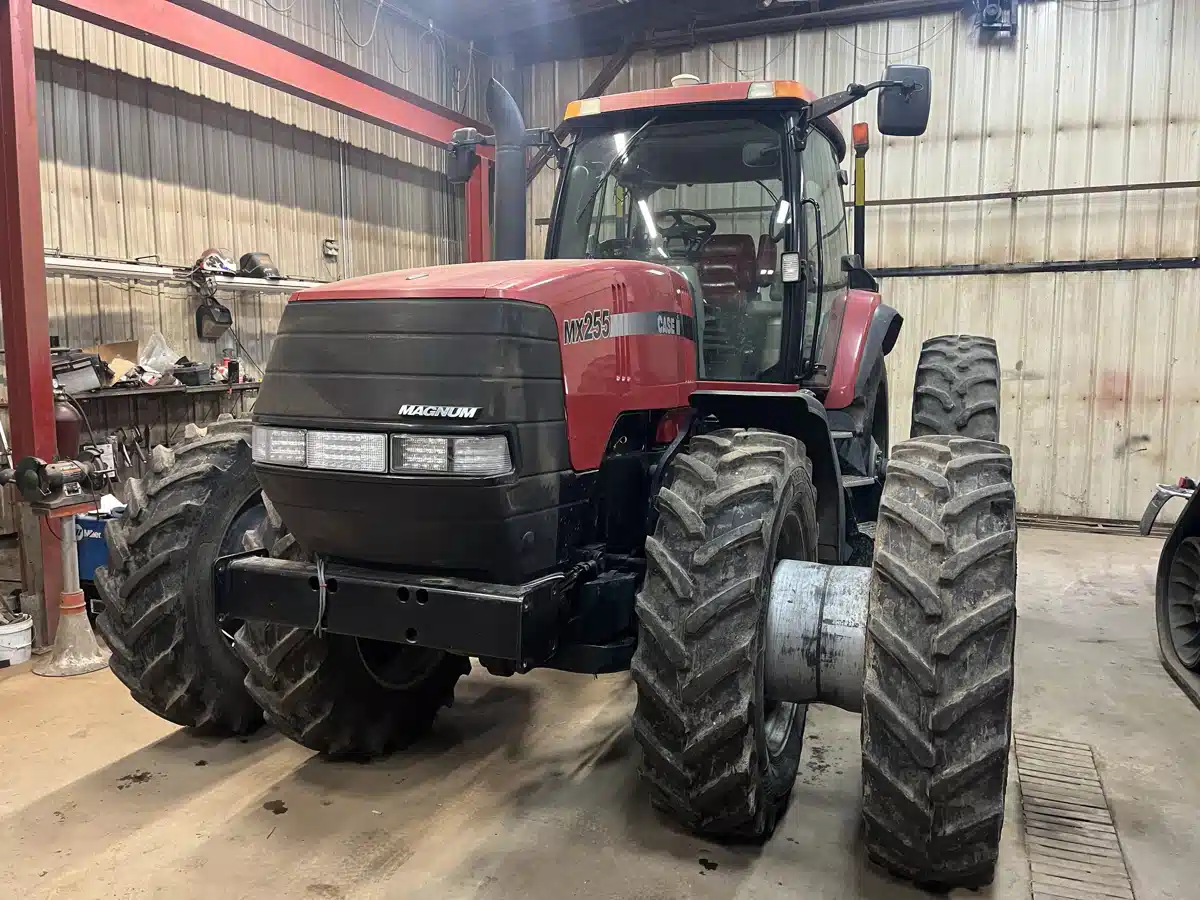Gallery image 1 for 2004 Case IH MX255 Tractor