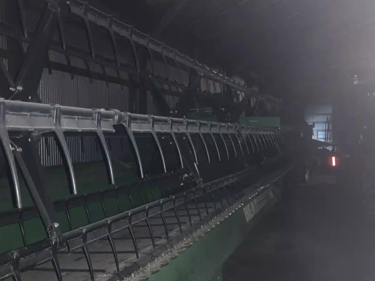 Gallery image 1 for 2013 John Deere 640FD Header - Draper