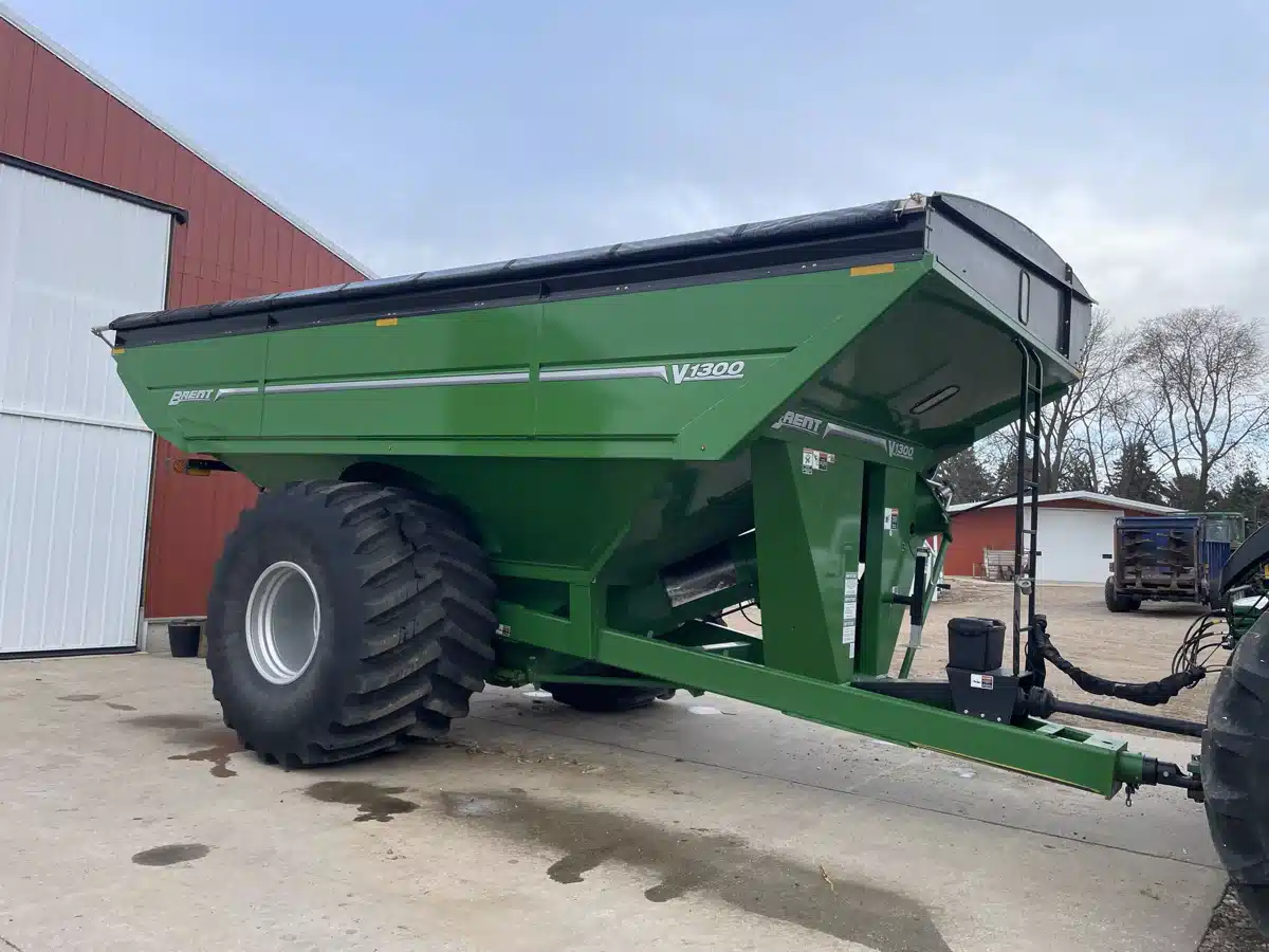Gallery image 2 for 2020 Brent V1300 Grain Cart