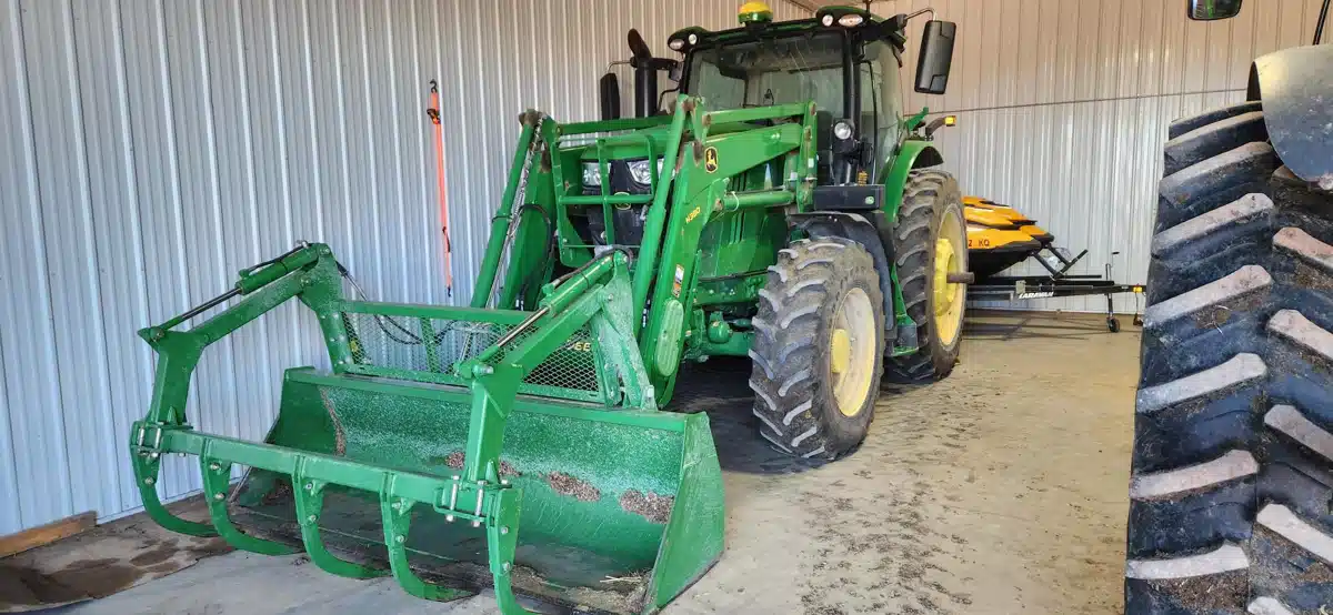 Gallery image 1 for 2016 John Deere 6195R Tractor