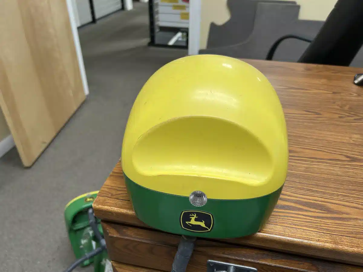 Gallery image 2 for 2020 John Deere STARFIRE 6000 Guidance System