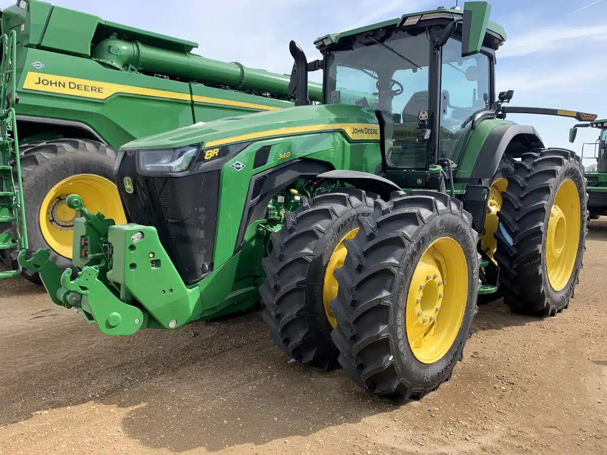Photo de la Galerie 2 pour 2025 John Deere 8R 340 Tracteur