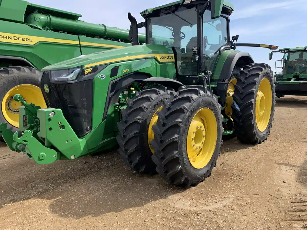 Photo de la Galerie 1 pour 2025 John Deere 8R 340 Tracteur