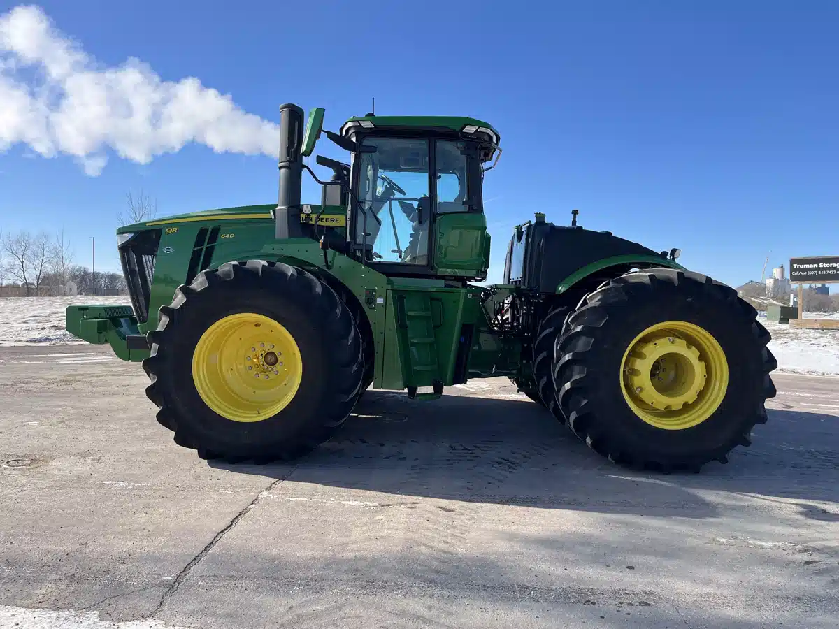 Photo de la Galerie 1 pour 2025 John Deere 9R 640 Tracteur
