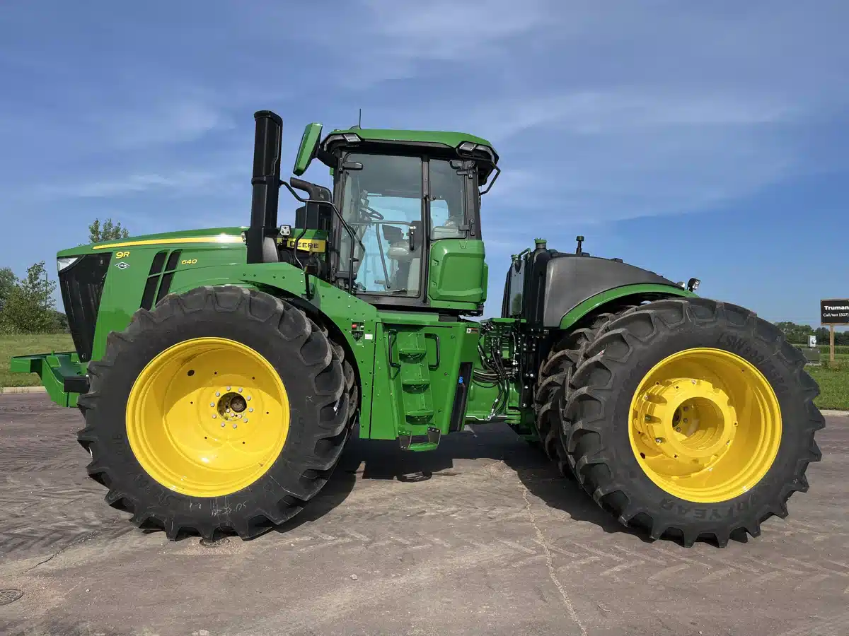 Photo de la Galerie 1 pour 2025 John Deere 9R 640 Tracteur