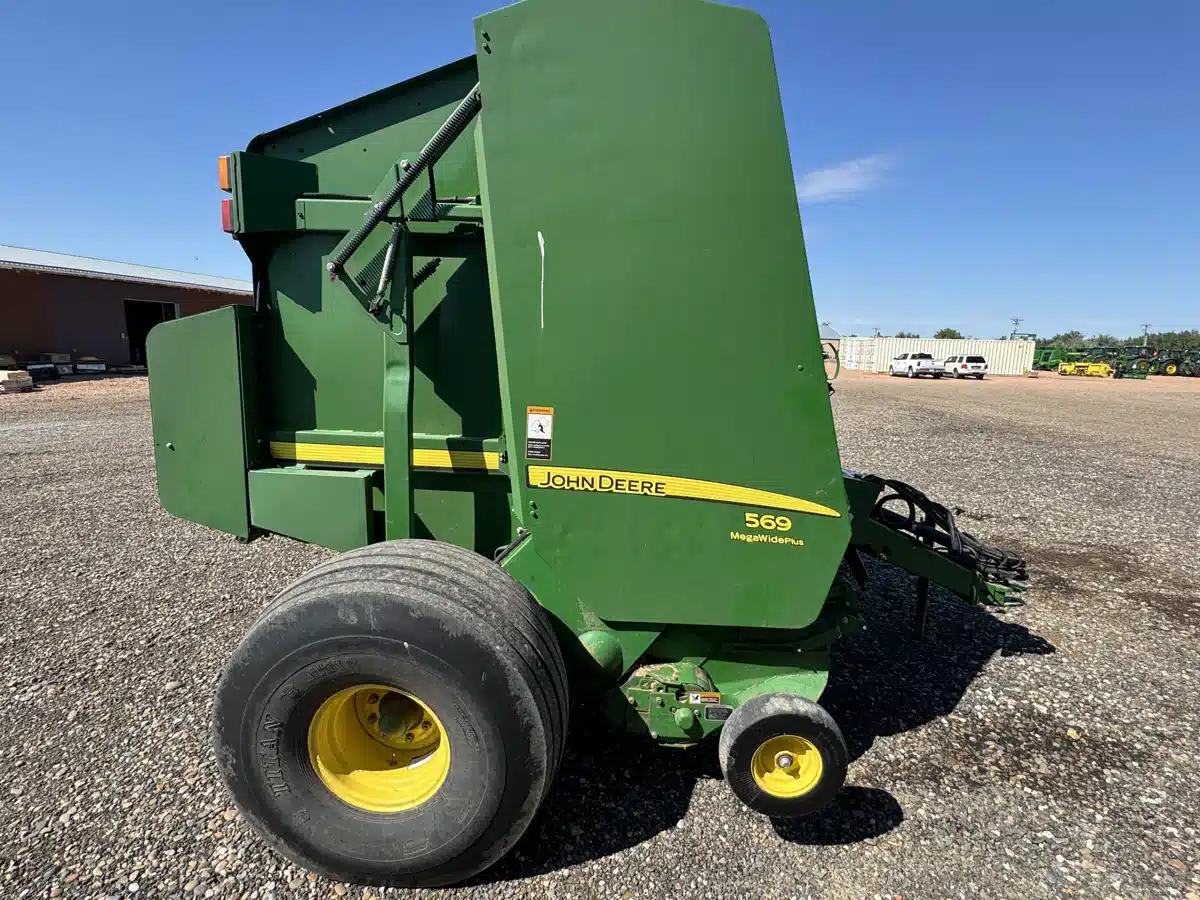 2014 John Deere 569 Round Baler