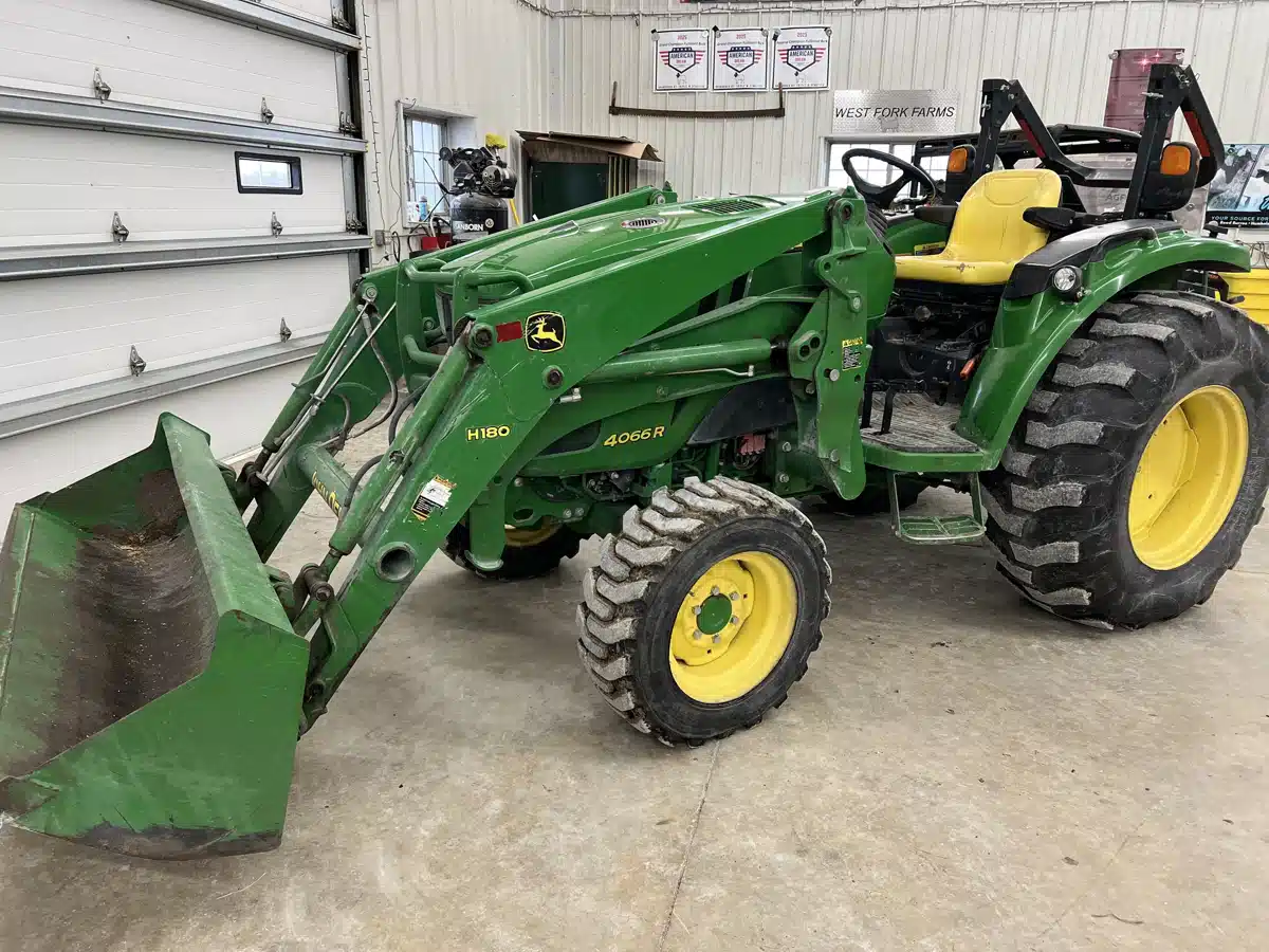 Gallery image 1 for 2016 John Deere 4066R Tractor