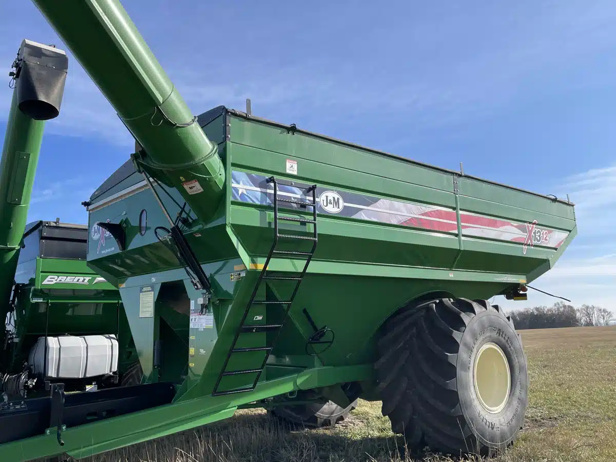 Gallery image 1 for 2021 J&M 1326-22 Grain Cart