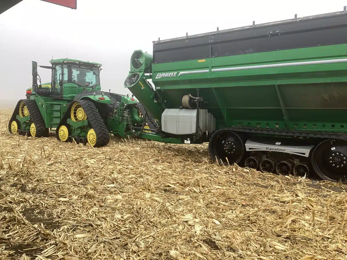 Gallery image 2 for 2024 Brent 1598 Grain Cart