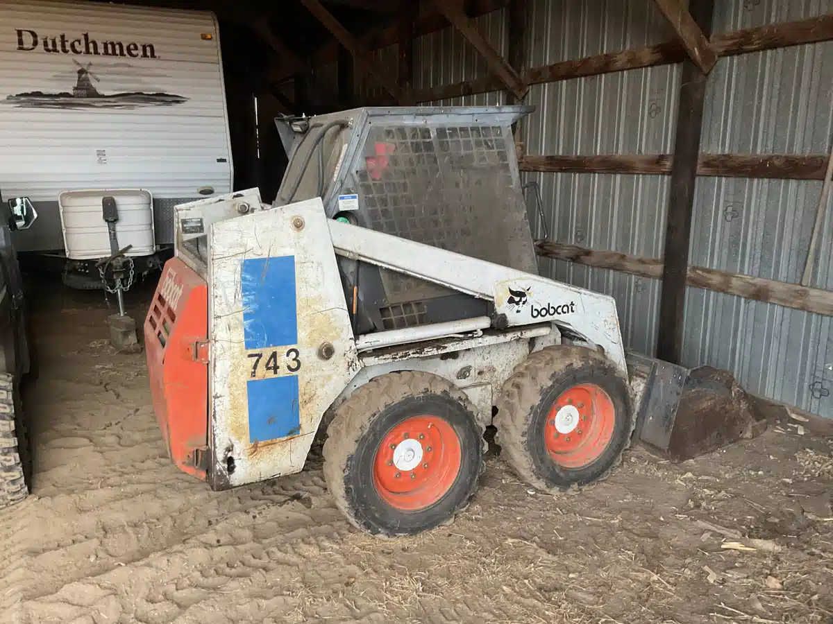 Gallery image 2 for 1989 Bobcat 743 Skid Steer