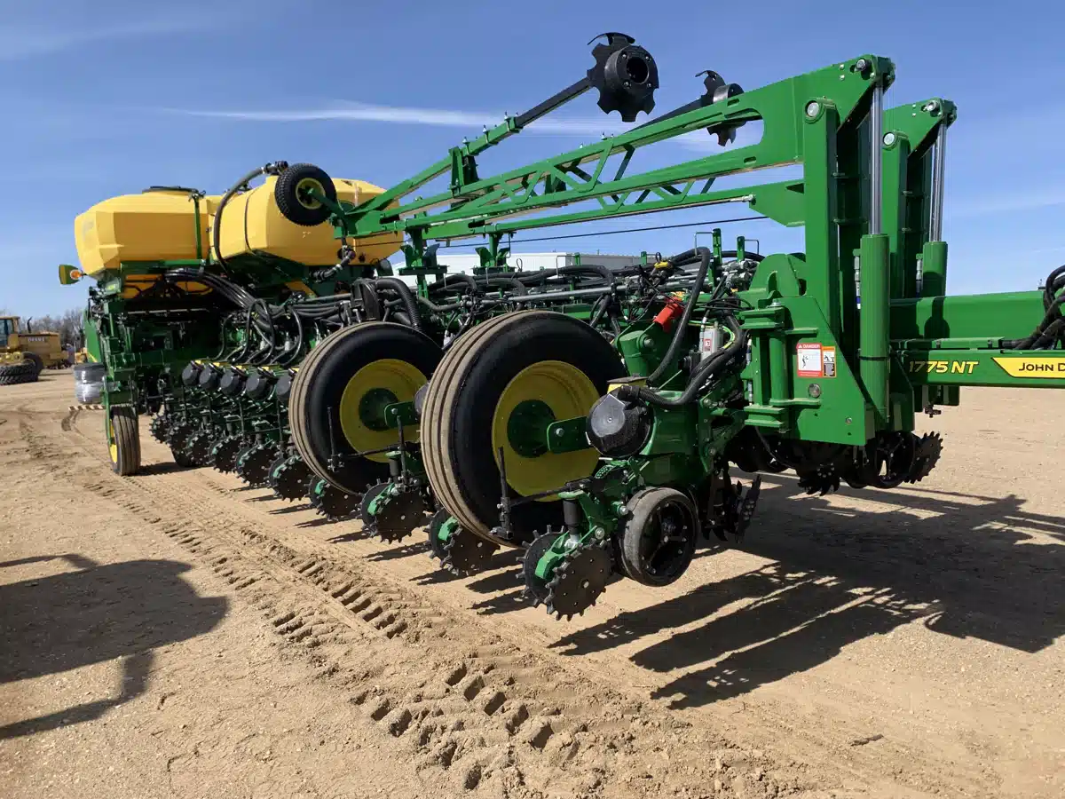 Gallery image 2 for 2025 John Deere 1775NT Planter