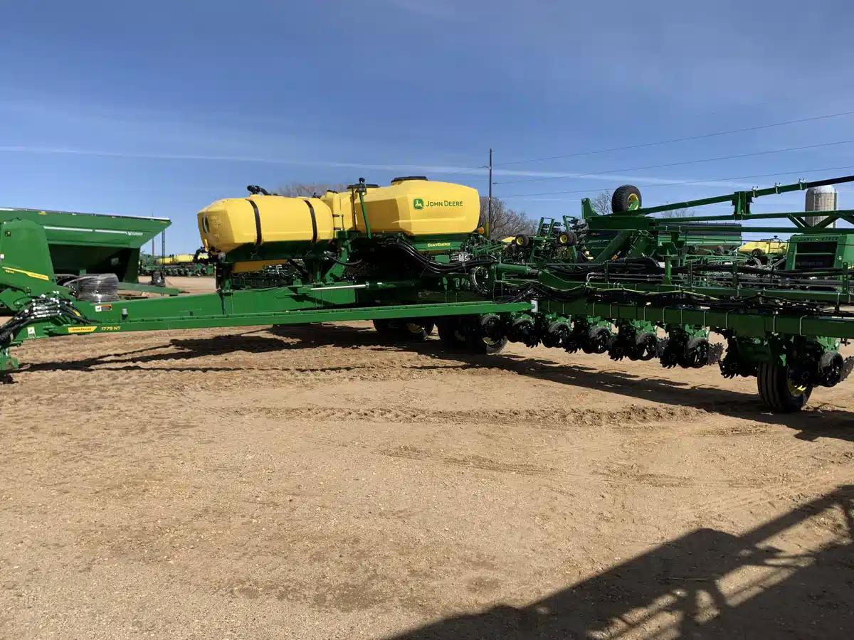 Gallery image 2 for 2025 John Deere 1775NT Planter