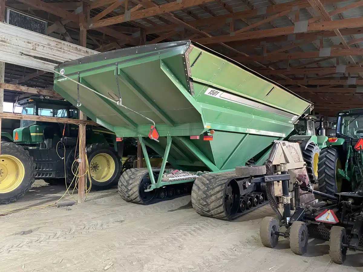 Gallery image 1 for 2014 J&M 1501 Grain Cart
