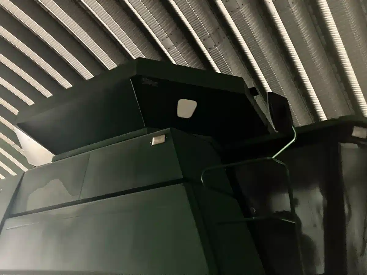 Gallery image 1 for 2005 John Deere 9660 STS Combine