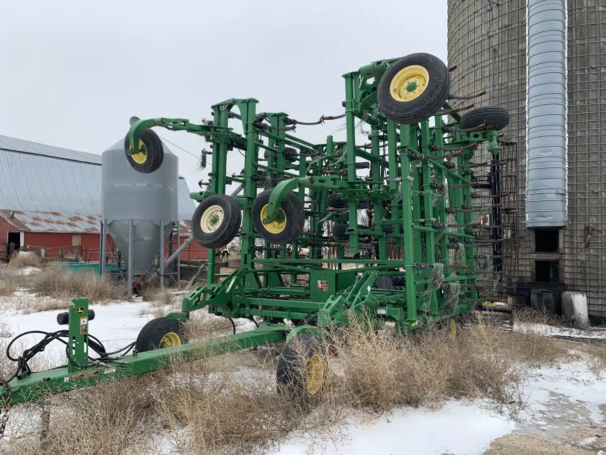Gallery image 2 for 2014 John Deere 2210 Cultivator