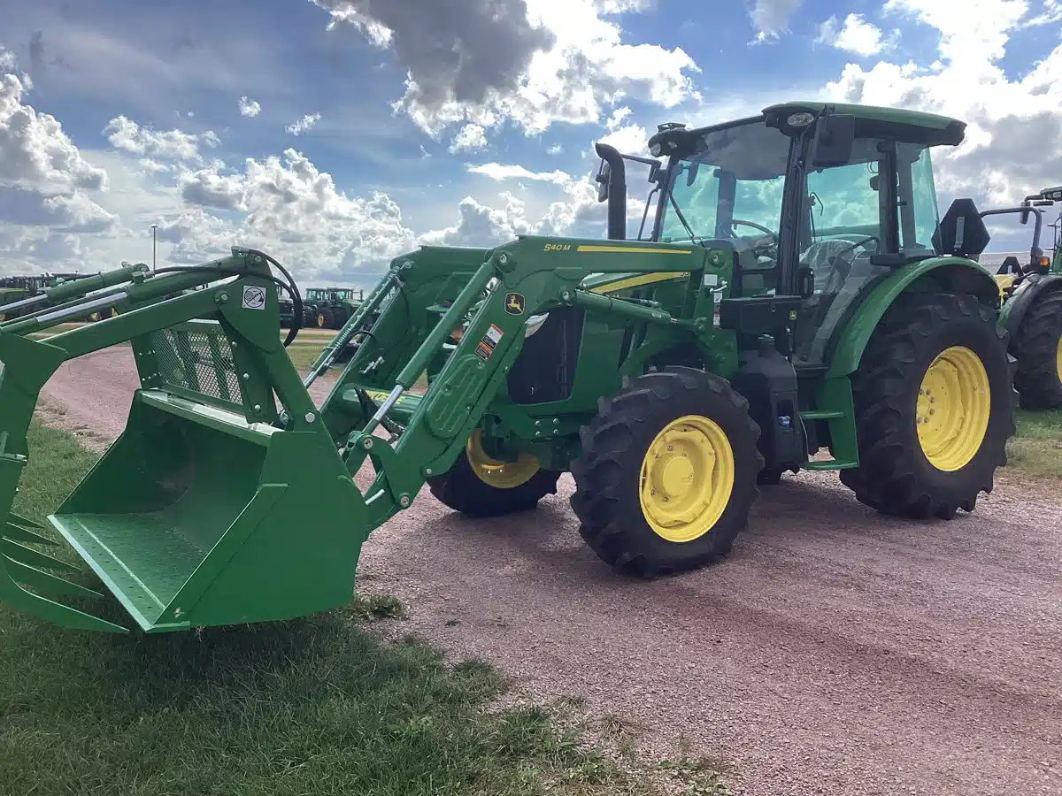 Gallery image 2 for 2025 John Deere 5120M Tractor