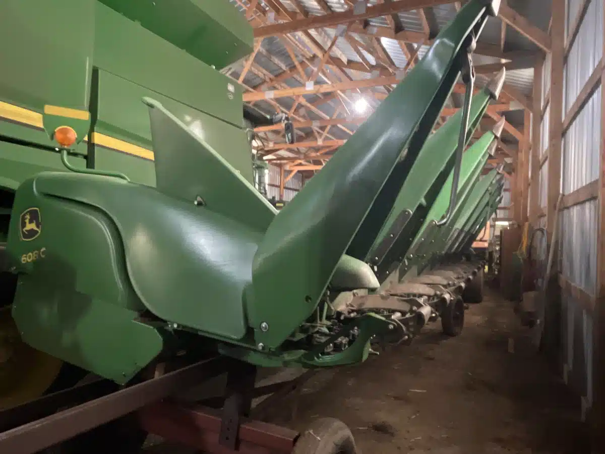 Gallery image 1 for 2014 John Deere 608C Header - Row Crop