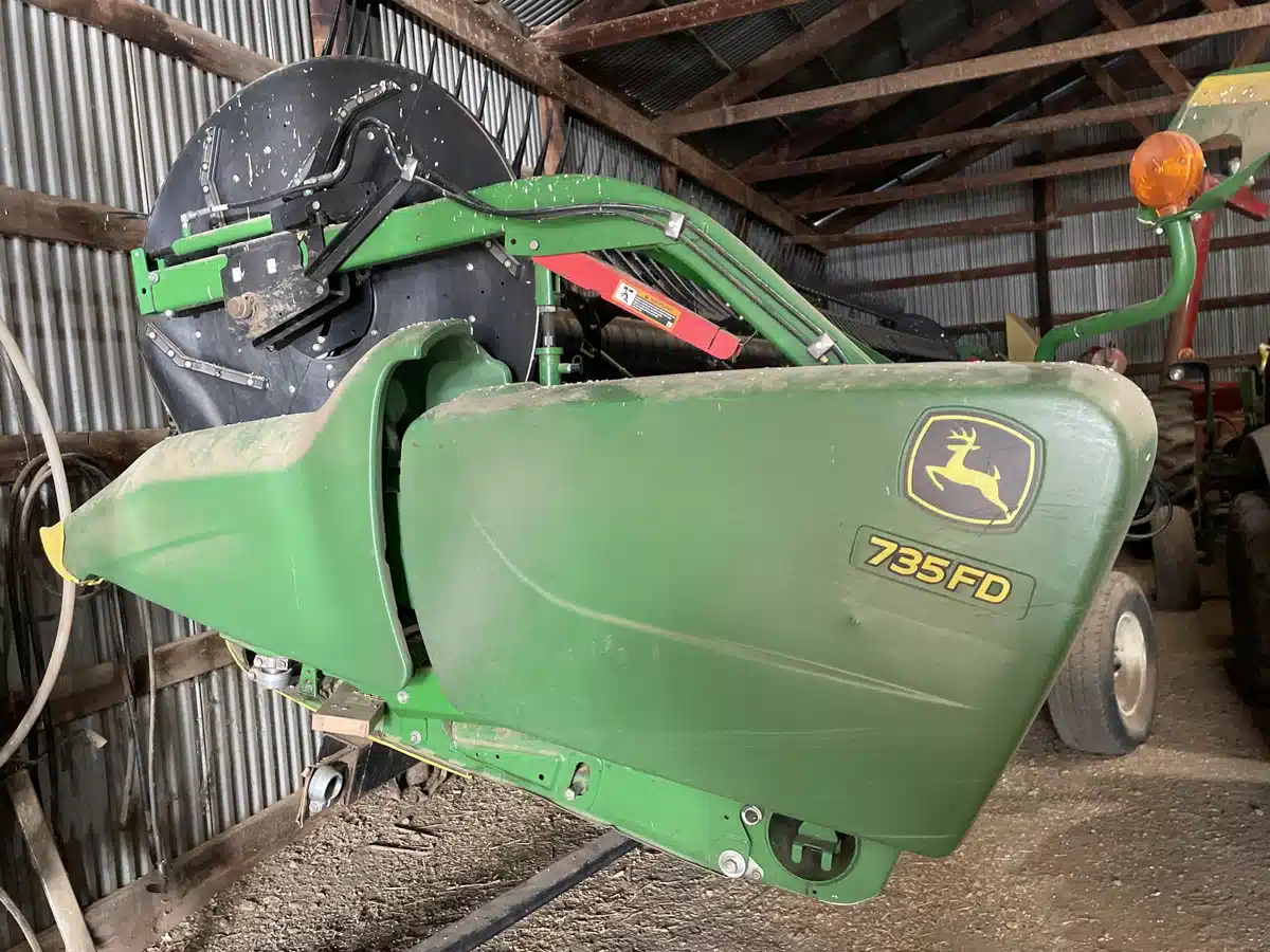Gallery image 1 for 2019 John Deere 735FD Header - Draper