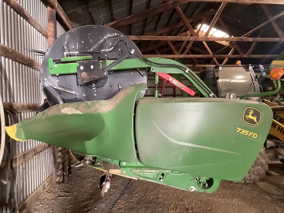 Gallery image 2 for 2019 John Deere 735FD Header - Draper