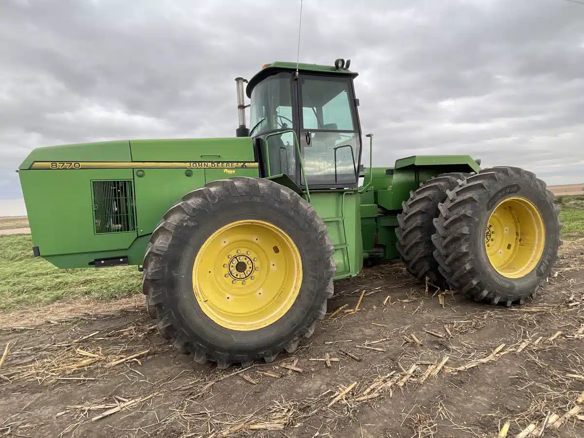 Gallery image 2 for 1994 John Deere 8770 Tractor