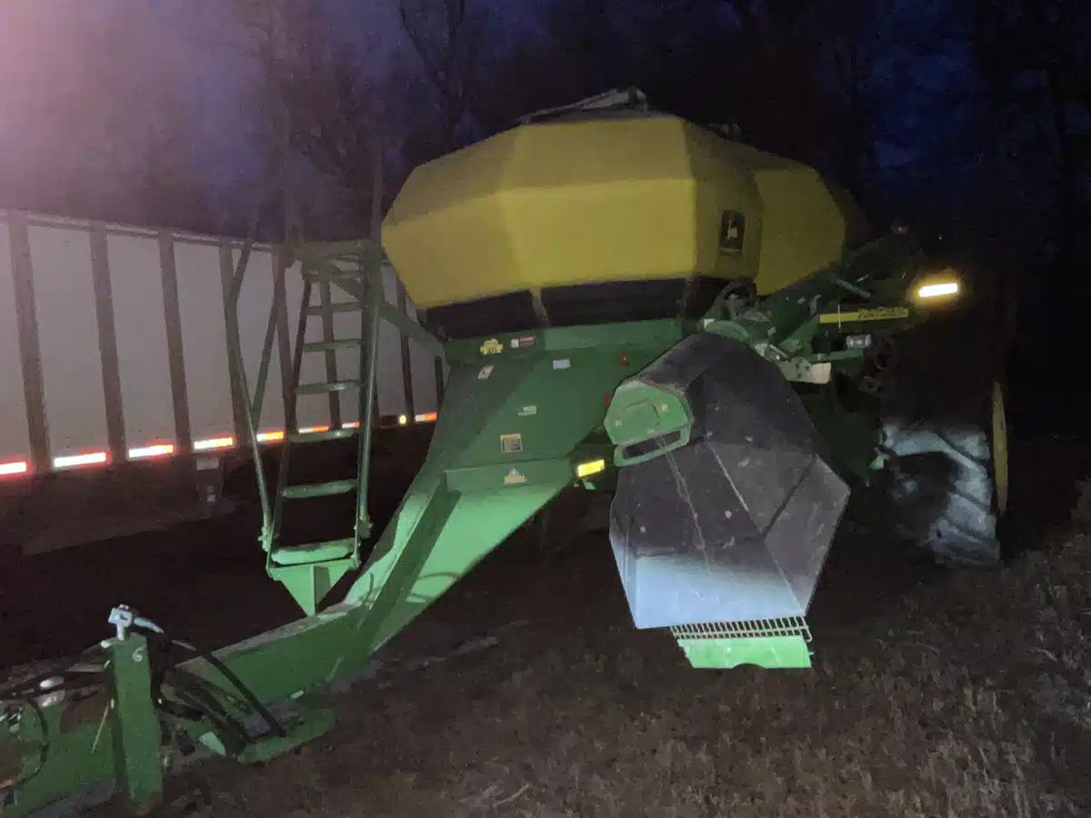 2002 John Deere 1860 Air Drill