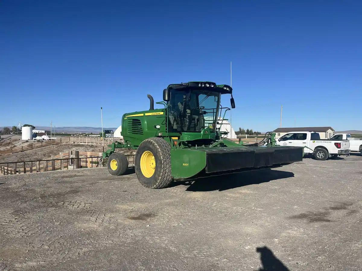 Gallery image 1 for 2020 John Deere W235 Windrower