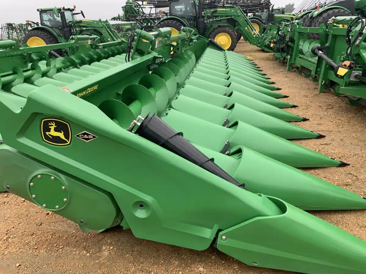 Gallery image 2 for 2025 John Deere CF 16 Header - Row Crop