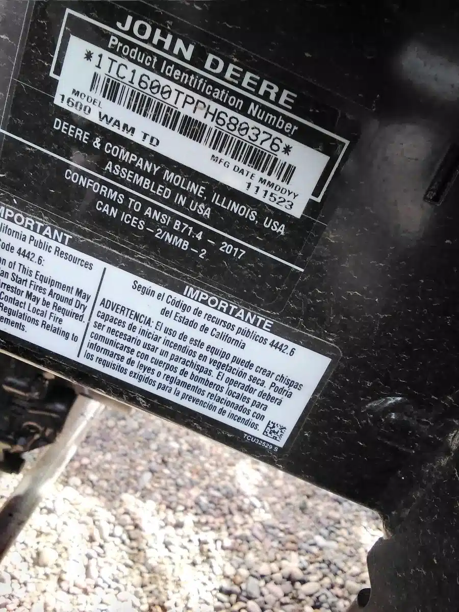 Gallery image 2 for John Deere 1600 Lawn Tractor