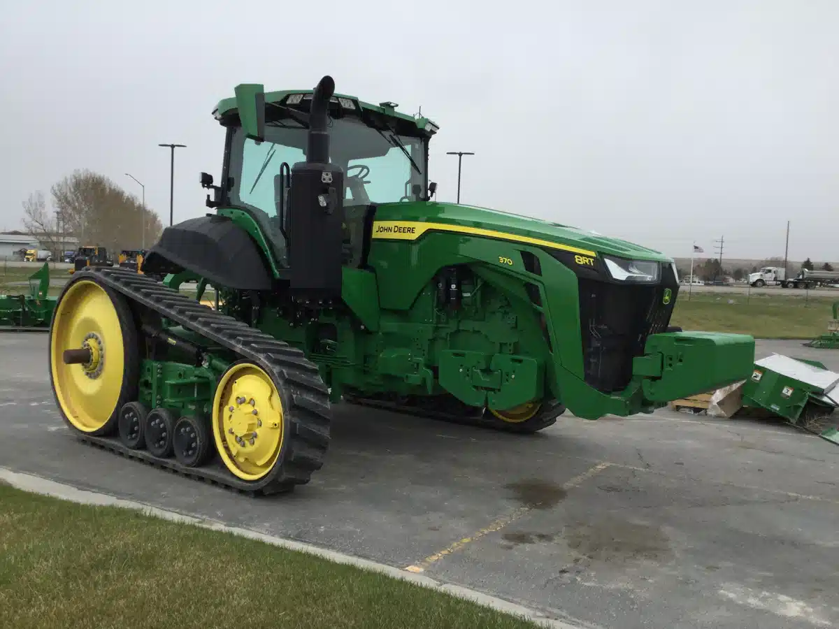 Gallery image 2 for 2022 John Deere 8RT 370 Tractor