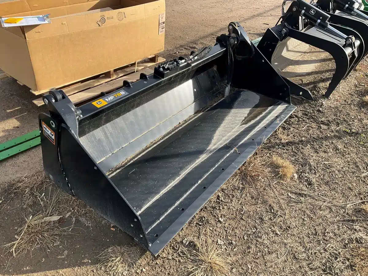 John Deere MP78B Attachment
