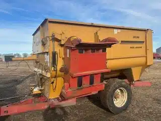 2000 Kuhn Knight 3036 Feed Wagon
