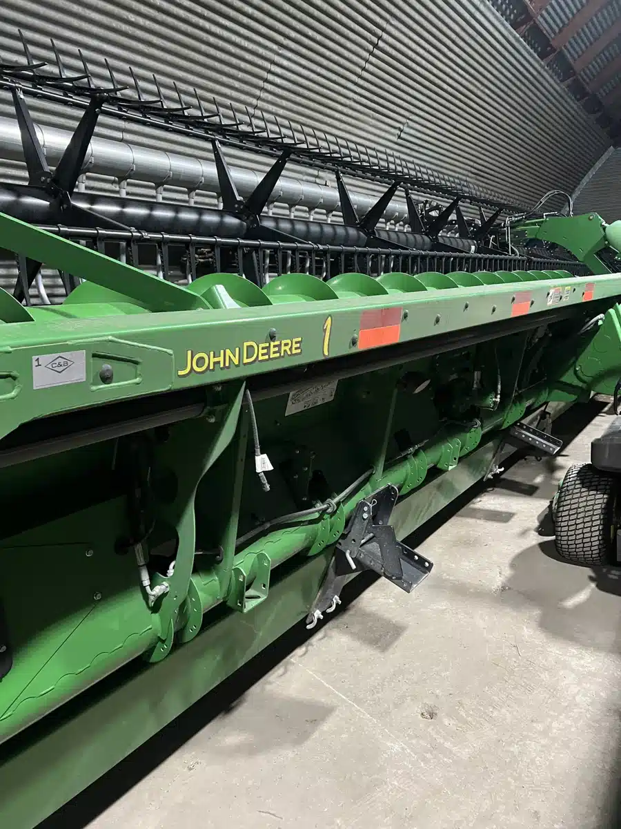 Gallery image 2 for 2020 John Deere 745FD Header - Draper